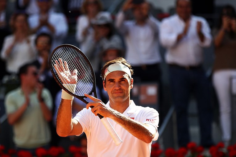 Federer dobio prvi set s nulom, a onda spašavao dvije meč-lopte