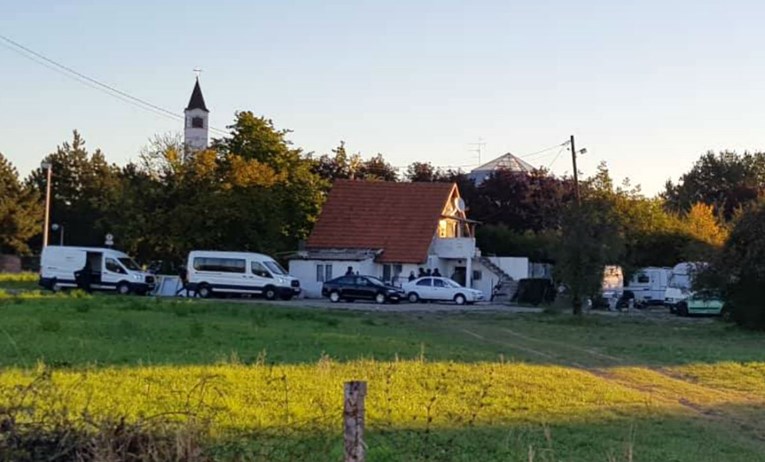 Policija upala u kuću romske obitelji u Zagrebu