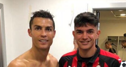 Nogometaš pozirao s Ronaldom, svu pozornost ukrao Chiellinijev penis u pozadini