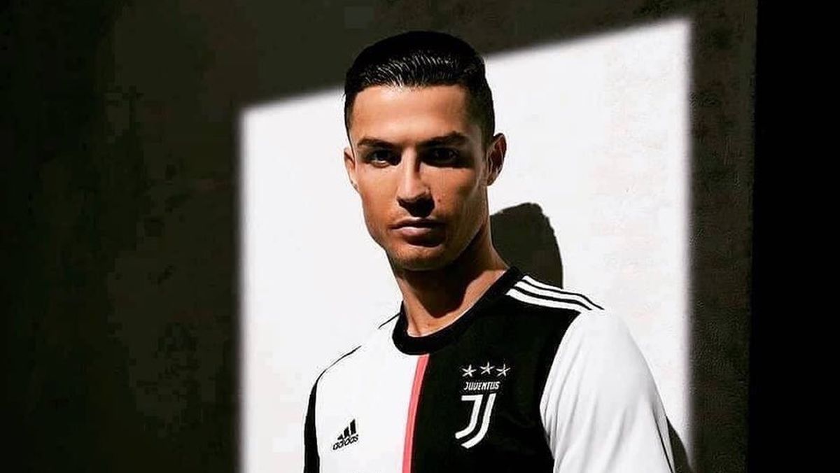 FOTO Ronaldo pozirao u novom dresu Juventusa za sljedeću sezonu