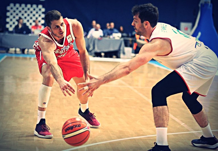 Hrvatska bez NBA zvijezda dobila Mađarsku i ostala u igri za SP