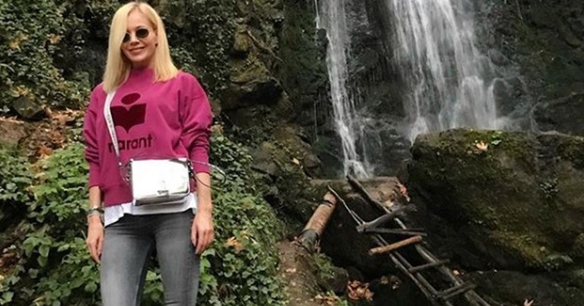 S markantnim mladićem: Jelena Rozga po blatu gazi u tenisicama od 5500 kuna