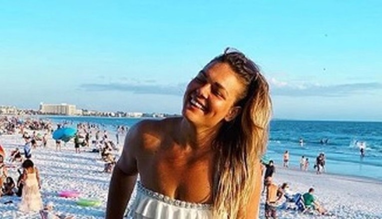 Sandra Perković pokazala tijelo u bijelom badiću