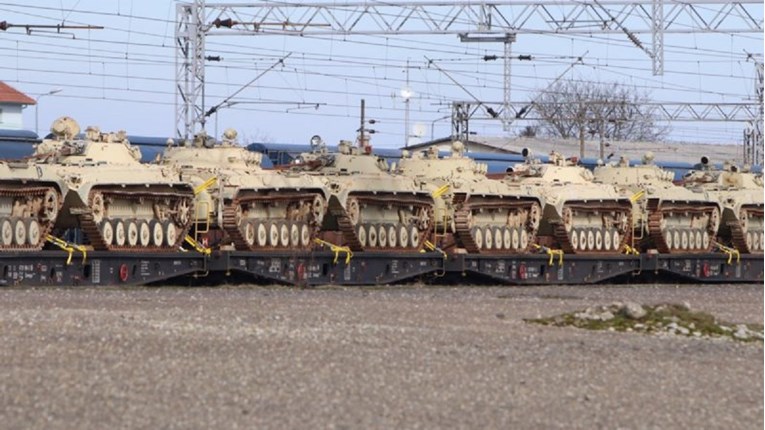 Vlak pun tenkova stao u Koprivnici. Šef kolodvora: "Ne znam odakle su došli"
