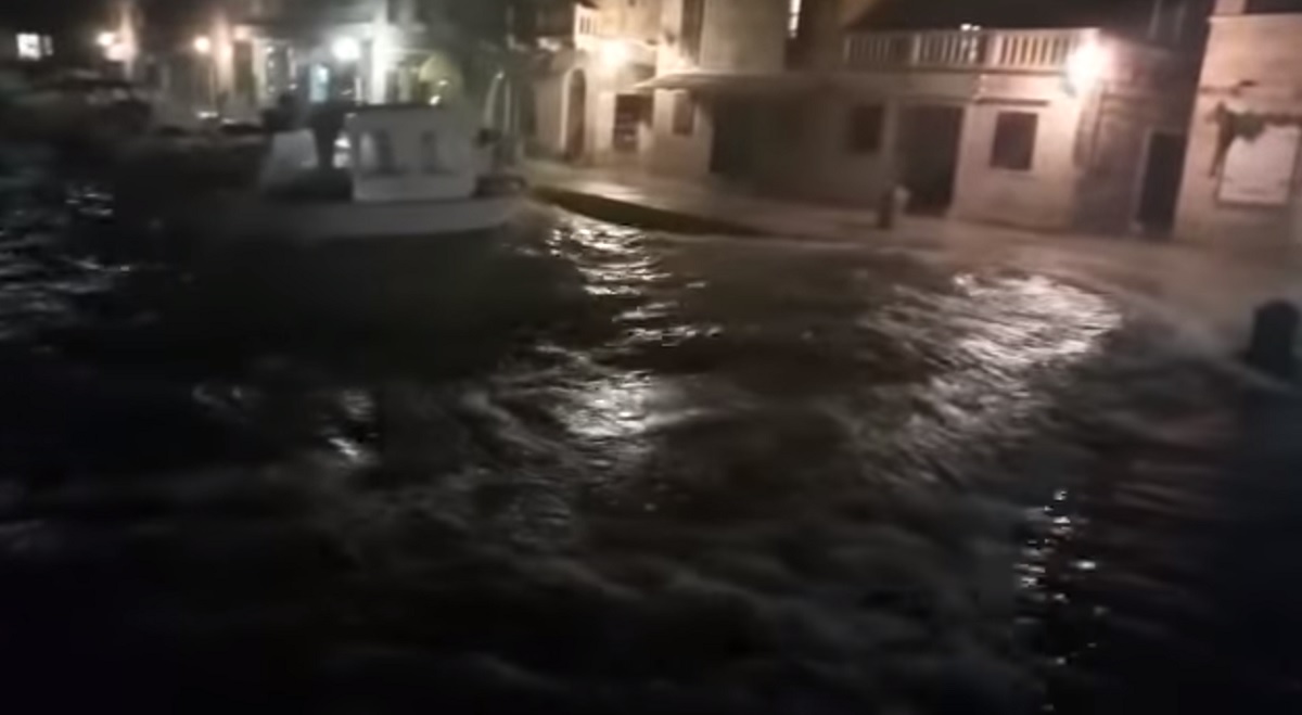 VIDEO Neobična pojava na Hvaru: Pogledajte koliko se podigla razina mora