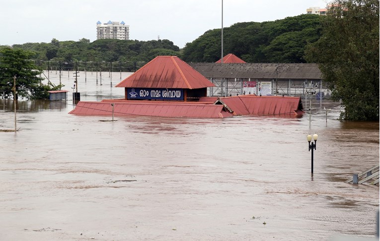 U povijesnim poplavama u Indiji 43 mrtvih