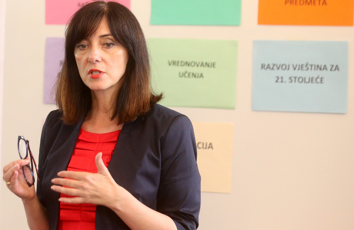 Markićkin suradnik ne želi informatiku u školama. Ministrica Divjak: Neki nas žele u srednjem vijeku