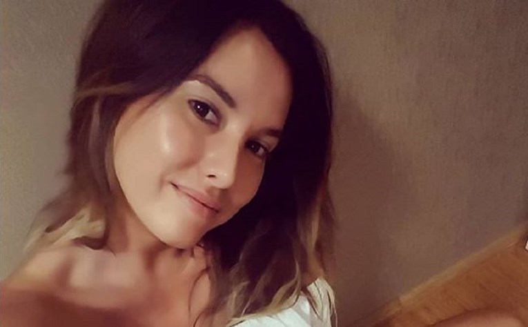 Nives Celzijus na grudi ispisala poruku engleskom nogometašu: "Sigurno si sladak dok plačeš"