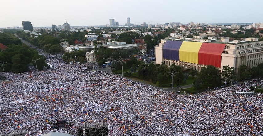 Rumunji ne odustaju: Tisuće na ulicama marširaju protiv korupcije