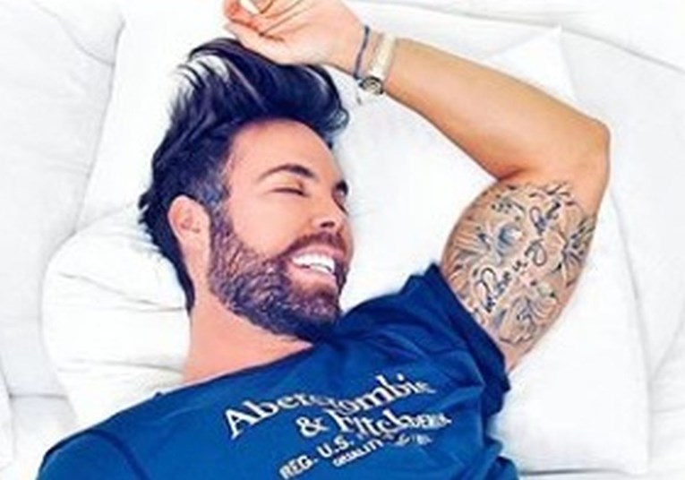Grubnić objavom na Instagramu otkrio s kim se ujutro mazi u krevetu