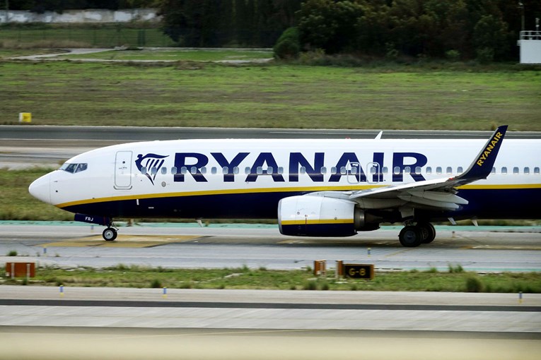 Ryanair izgubio 20 milijuna eura, pale cijene karata