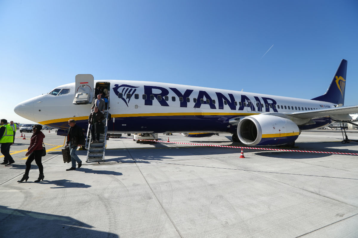 Ryanair počinje naplaćivati ručnu prtljagu