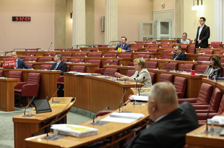 Iz sabora su u travnju neopravdano izostala po dva HDZ-ovca i SDP-ovca