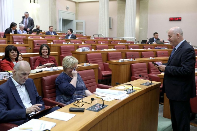 Evo koji su zastupnici prošli mjesec najviše izostajali iz sabora