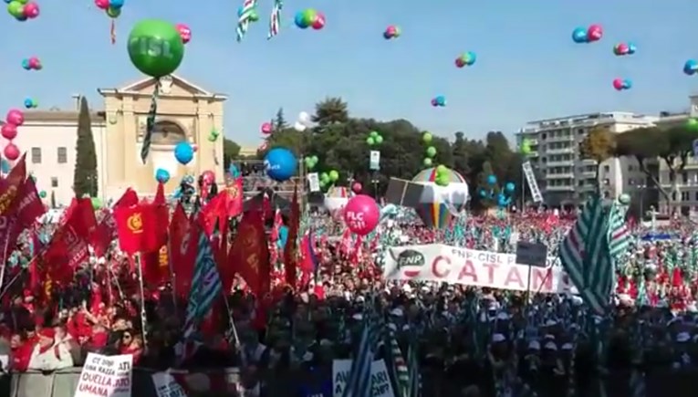 200.000 Talijana prosvjedovalo protiv vlade