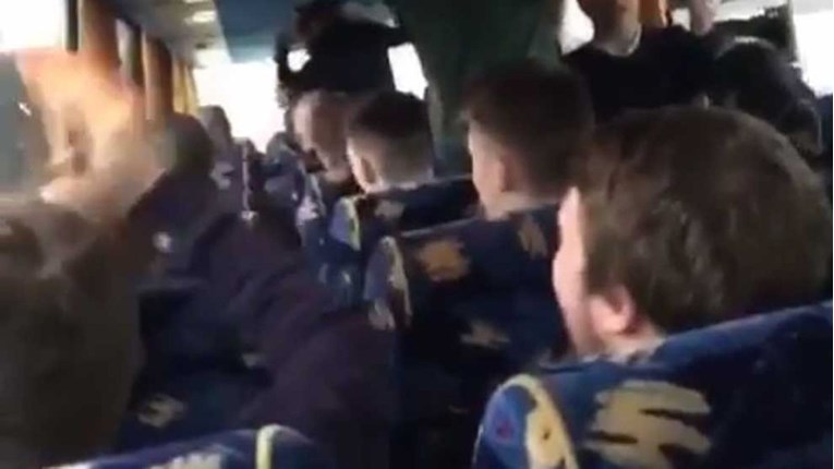 VIDEO Pjesma posvećena Sali odjekuje busom navijača Cardiffa