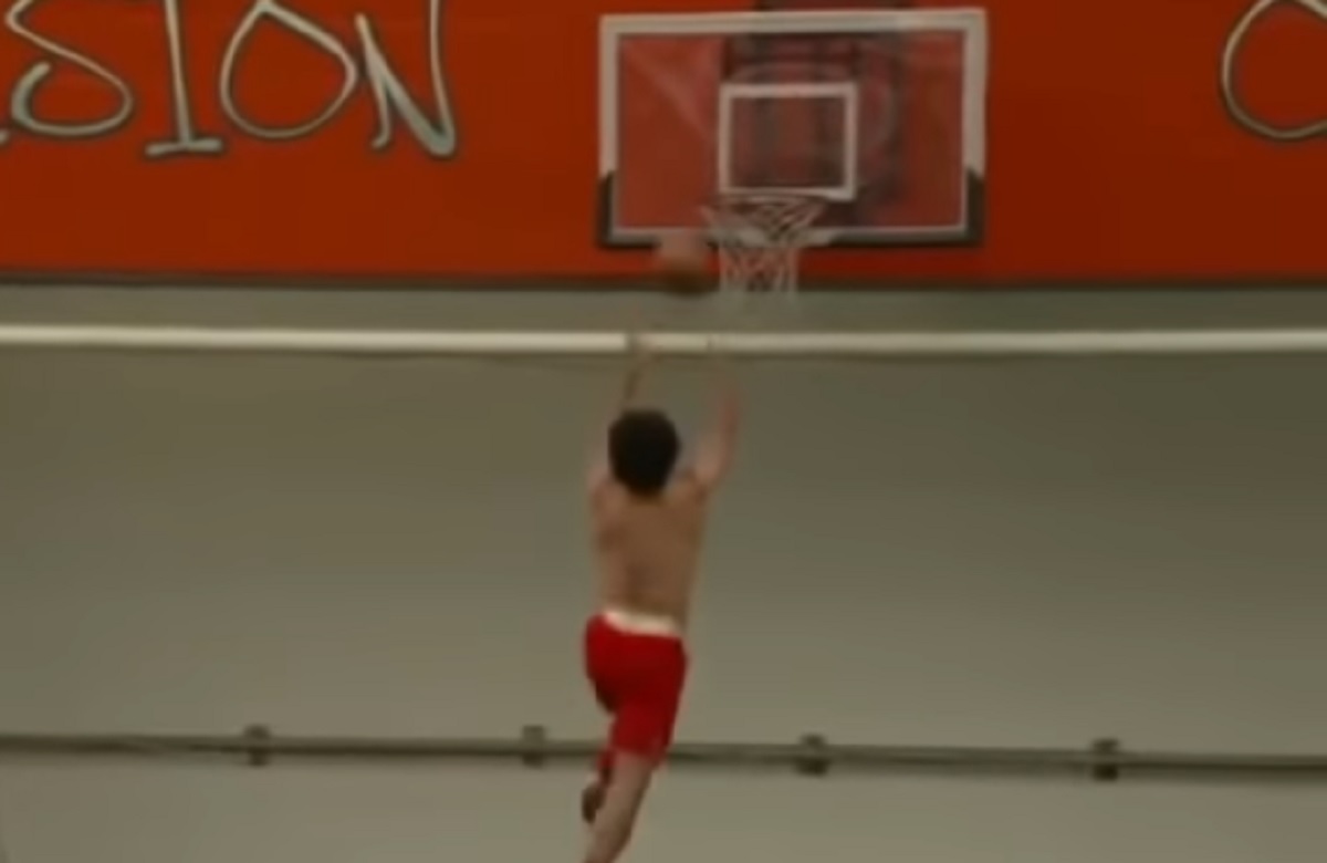 VIDEO Salah zaigrao basket. Bolje mu je da se drži nogometa