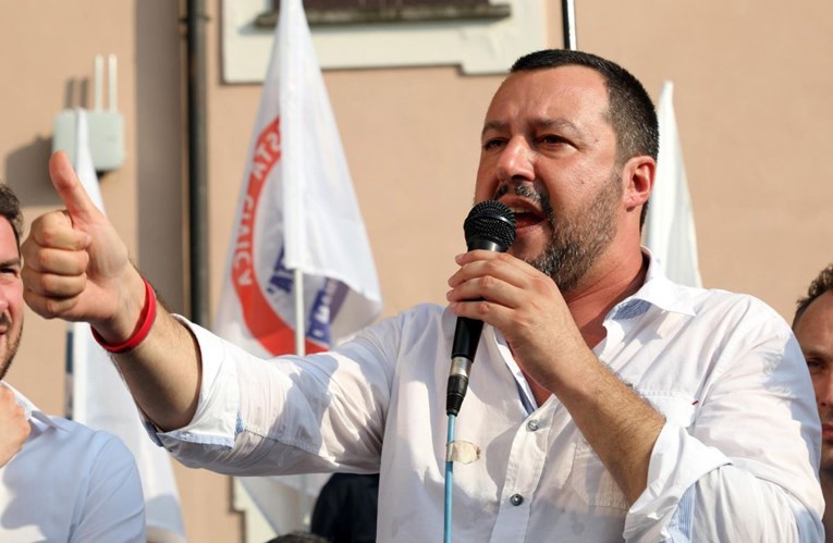 Šef talijanskih desničara napao europskog povjerenika: "Operi usta"