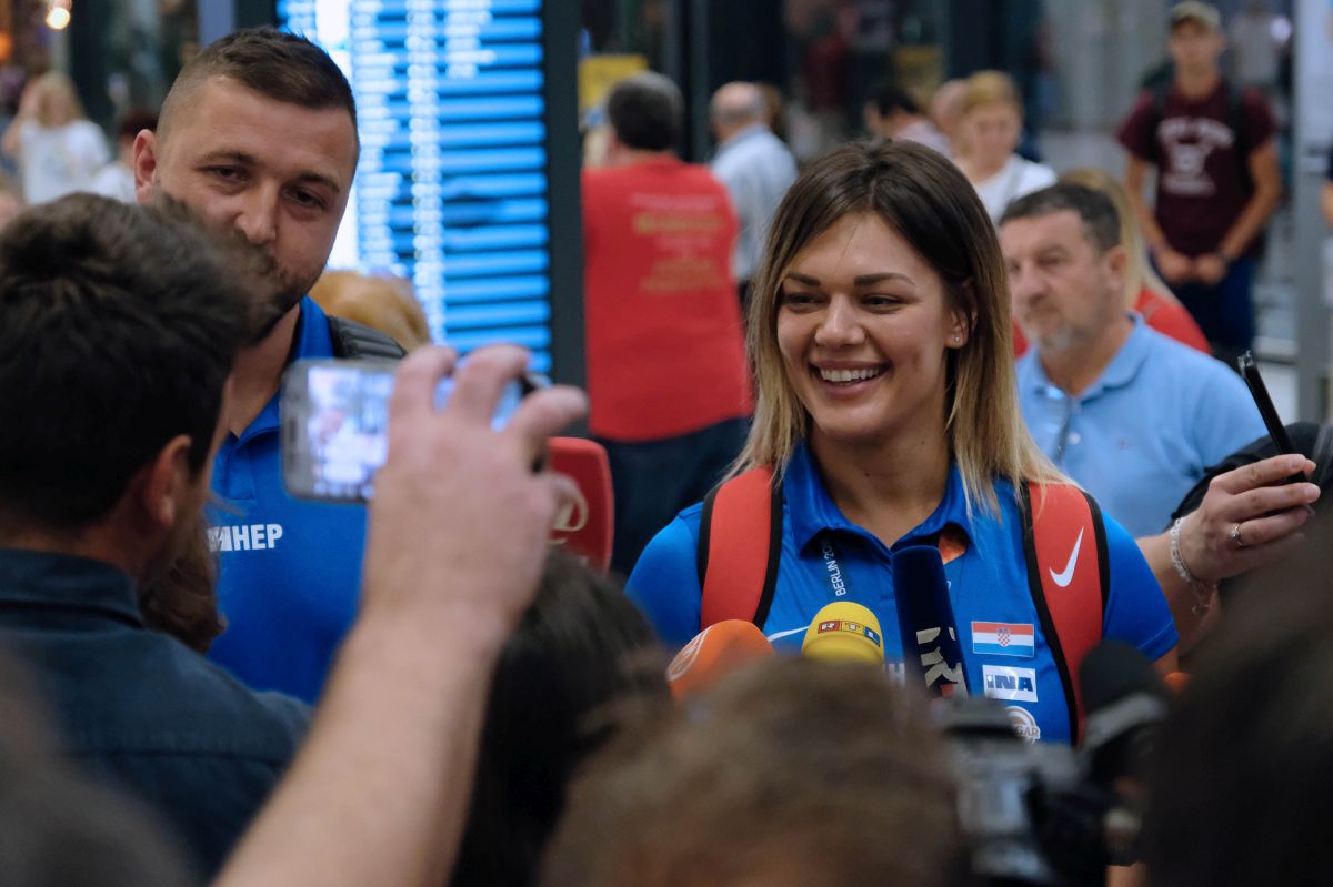 Sandra se nakon povijesnog uspjeha vratila u Zagreb: "Zajedno smo ovo napravili"