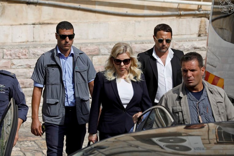 Počelo suđenje supruzi izraelskog premijera, javnim novcem naručivala hranu
