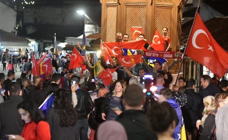 Pogledajte slavlje u Sarajevu zbog Erdoganove pobjede
