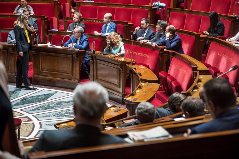 Francuski parlament će zbog Macronovog nasilnog čuvara saslušati ministra unutarnjih poslova