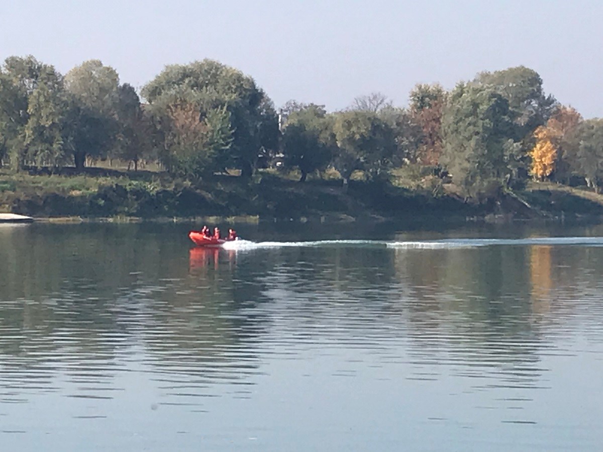 Na Savi se pojavila velika naftna mrlja, službe na terenu