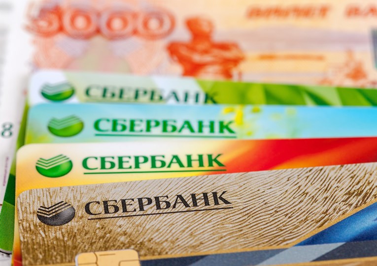 Klijenti ruskog Sberbanka u kolovozu povukli 1,1 mlrd dolara deviznih depozita