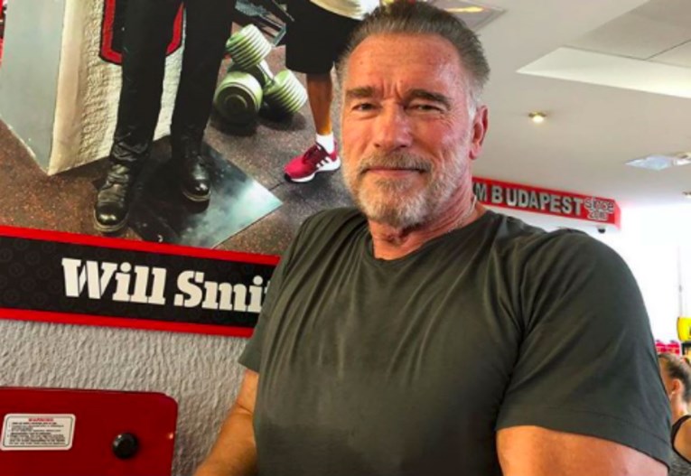 Pogledajte kako Schwarzenegger pumpa mišiće dok se priprema za ulogu Terminatora