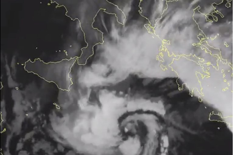 Panika u Italiji zbog mediteranskog uragana: Čeka nas najveća oluja ikad