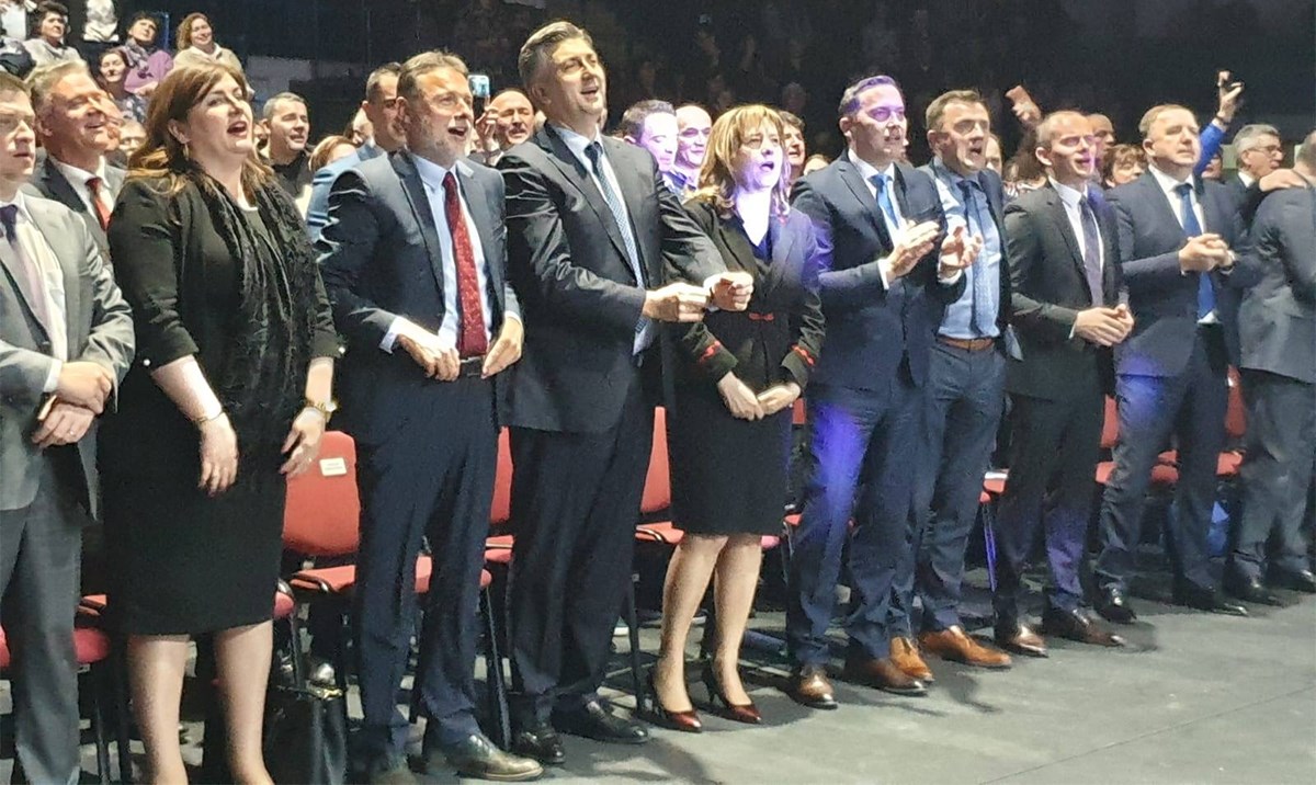 VIDEO Plenković i ministri na derneku u Gospiću, zabavljao ih Mate Bulić