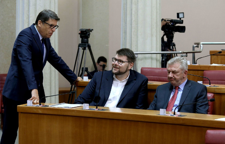 Zakon o zaštiti zviždača je "mrtvo slovo na papiru", smatra oporba