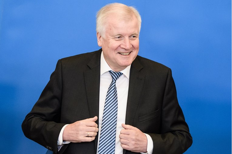 Njemački ministar rugao se na račun izbjeglica, traži se njegova ostavka