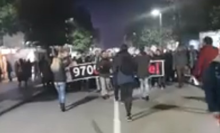 Tisuće Crnogoraca protiv predsjednika: "Odupri se"