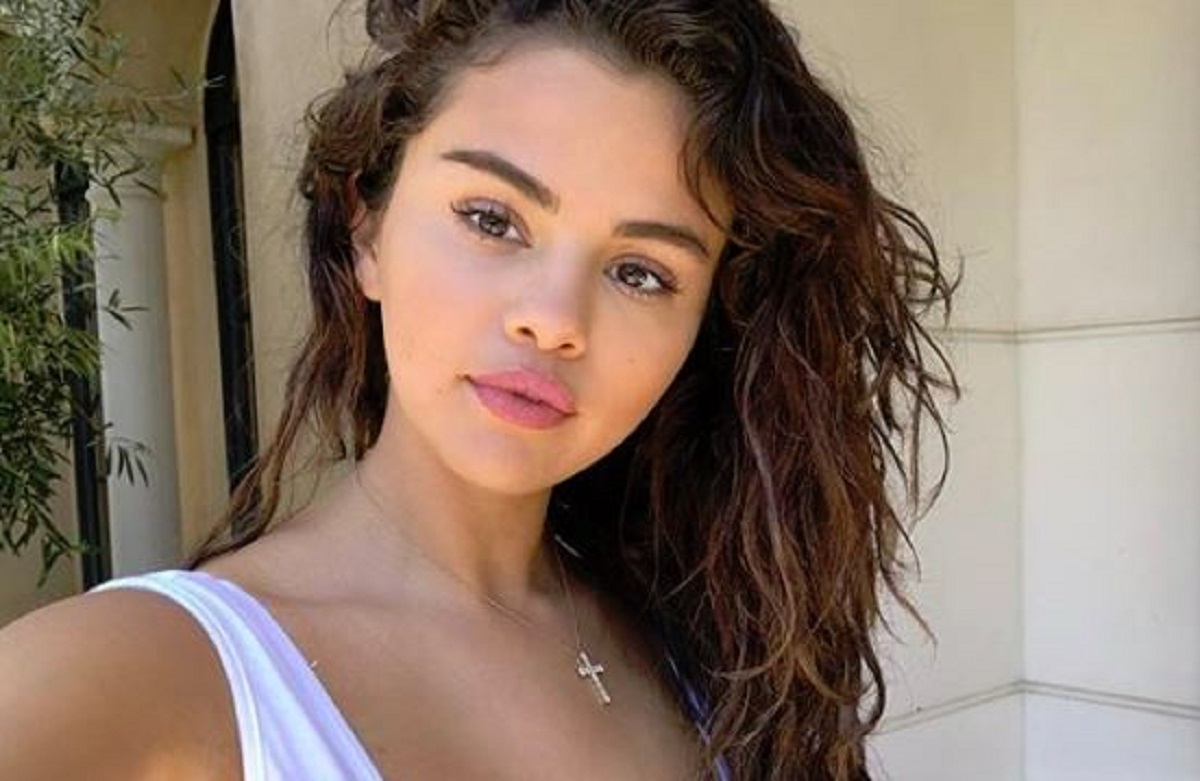 Tužna priča iza dizajna kupaćeg kostima Selene Gomez