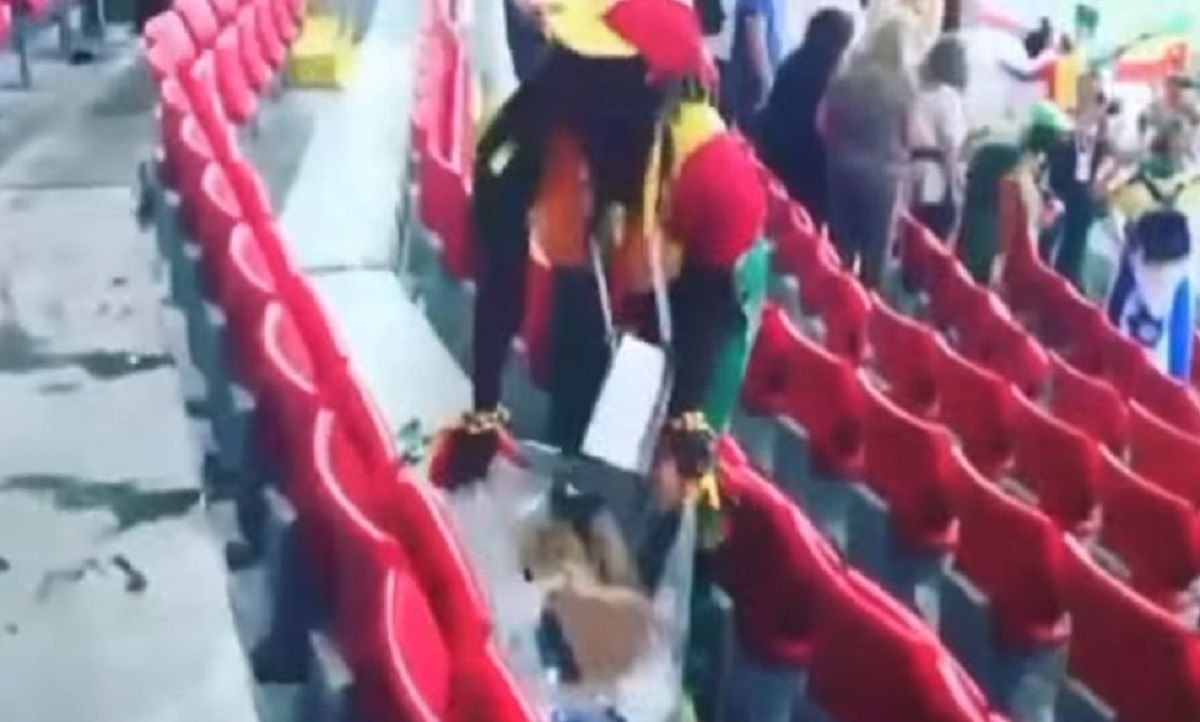 Japanci i Senegalci oduševili: Umjesto da slave velike pobjede, oni čiste stadione