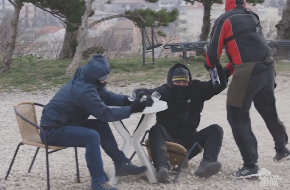 VIDEO Senjani piju vino na buri od 189 km/h: "Ne pokušavajte ovo kod kuće"