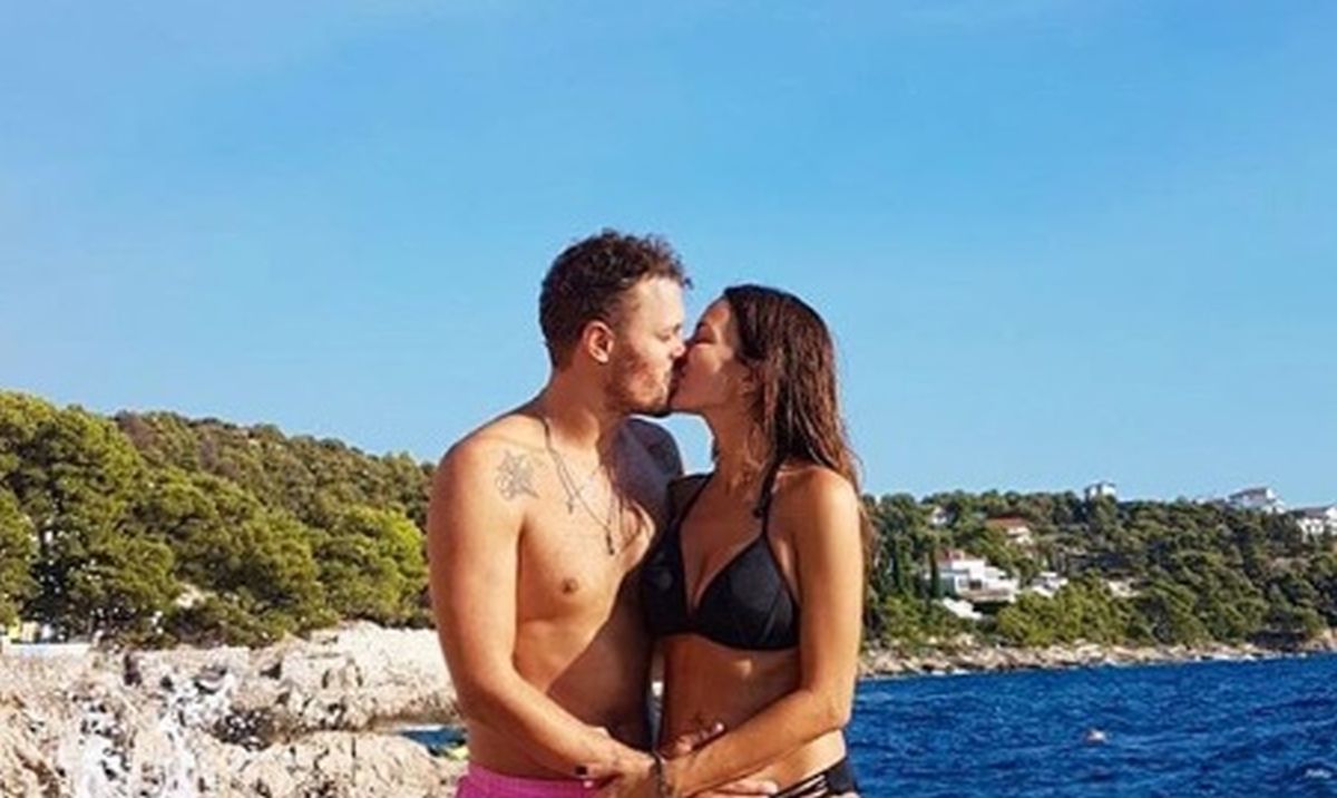 Severina i Igor pozirali zagrljeni na plaži, ona u badiću nikad nije izgledala bolje
