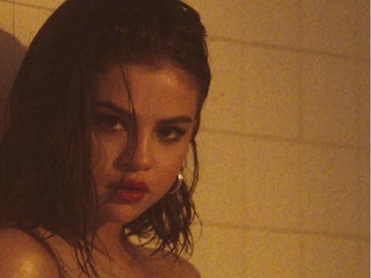 Gola Selena Gomez snimila scenu od koje bi vas mogla proći jeza