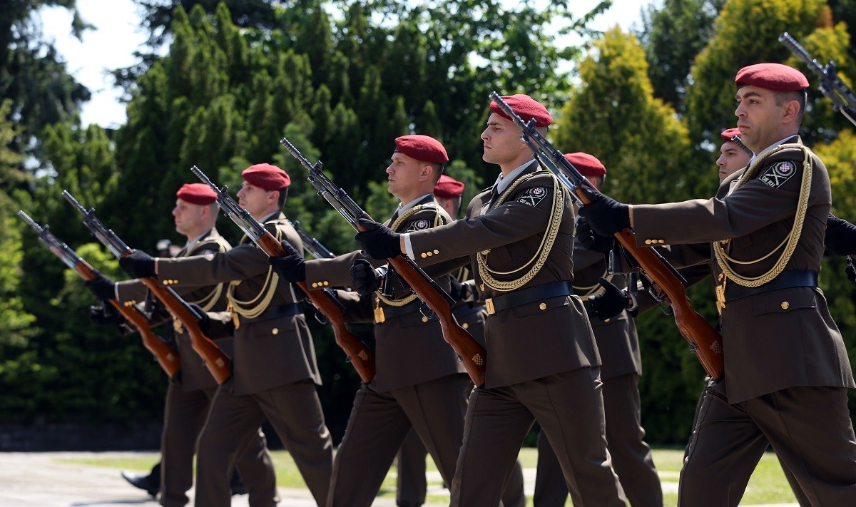 Država mora platiti 112 tisuća kuna naredniku iz osiguranja Pantovčaka za prekovremeni rad