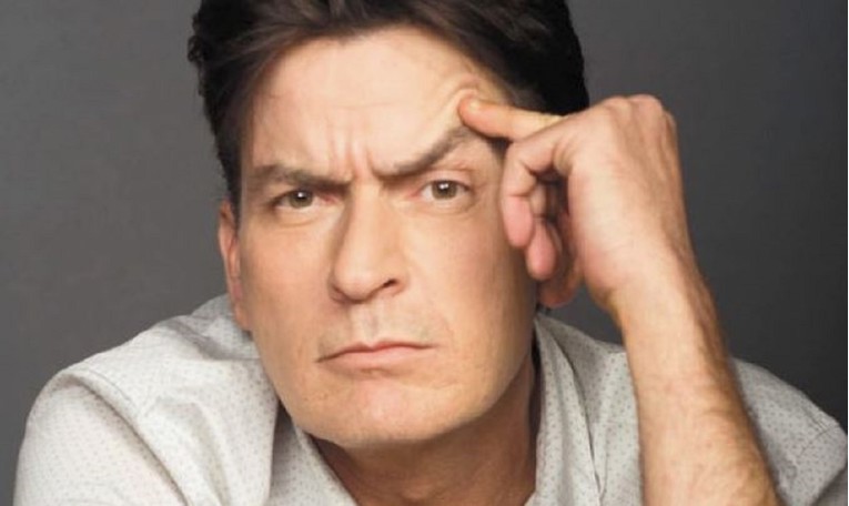 Charlie Sheen ne može plaćati alimentaciju: "Uništili su me, ne mogu naći posao"