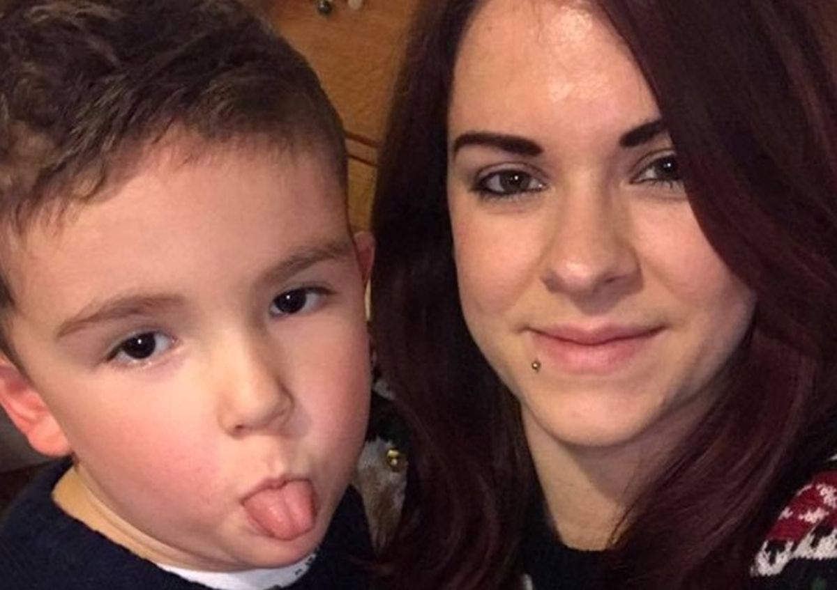 Dječak htio mami čestitati Majčin dan pa zbog proste greške postao hit