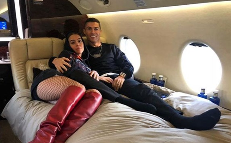 Ronaldo se fotkao s Georginom, njena ruka ukrala pažnju: "Za što ga to držiš?"