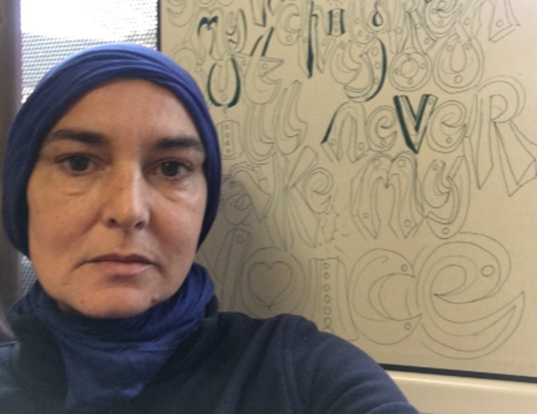 Problematična slavna pjevačica prešla na islam i promijenila ime