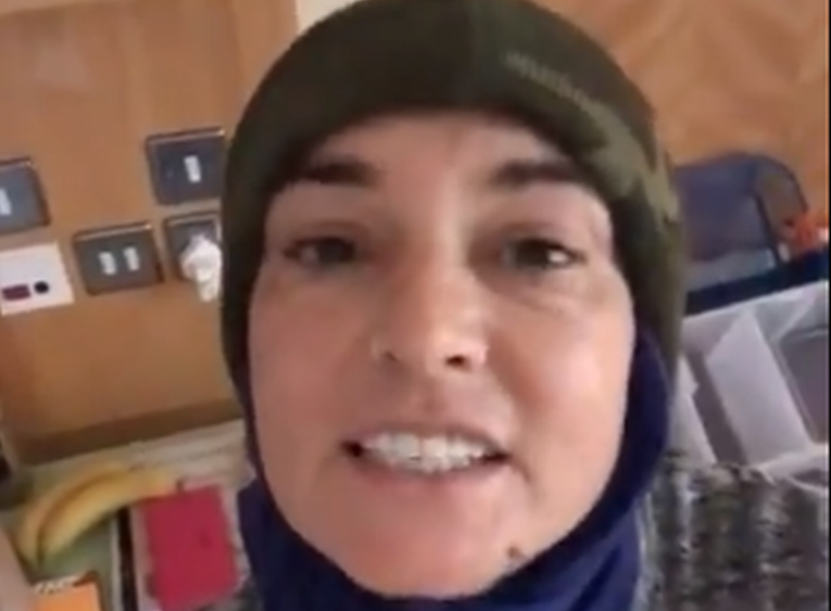 Nakon prelaska na islam slavna pjevačica se neće družiti s "odvratnim bijelcima"