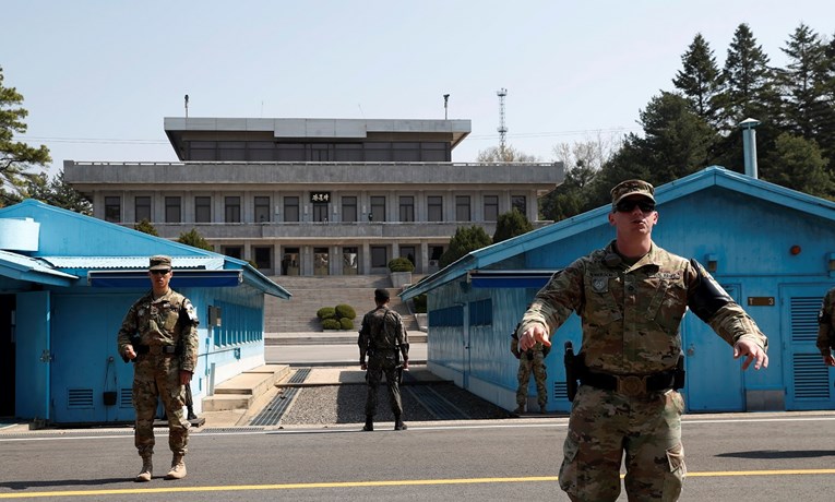 Dvije Koreje počinju uklanjati stražarnice na granici
