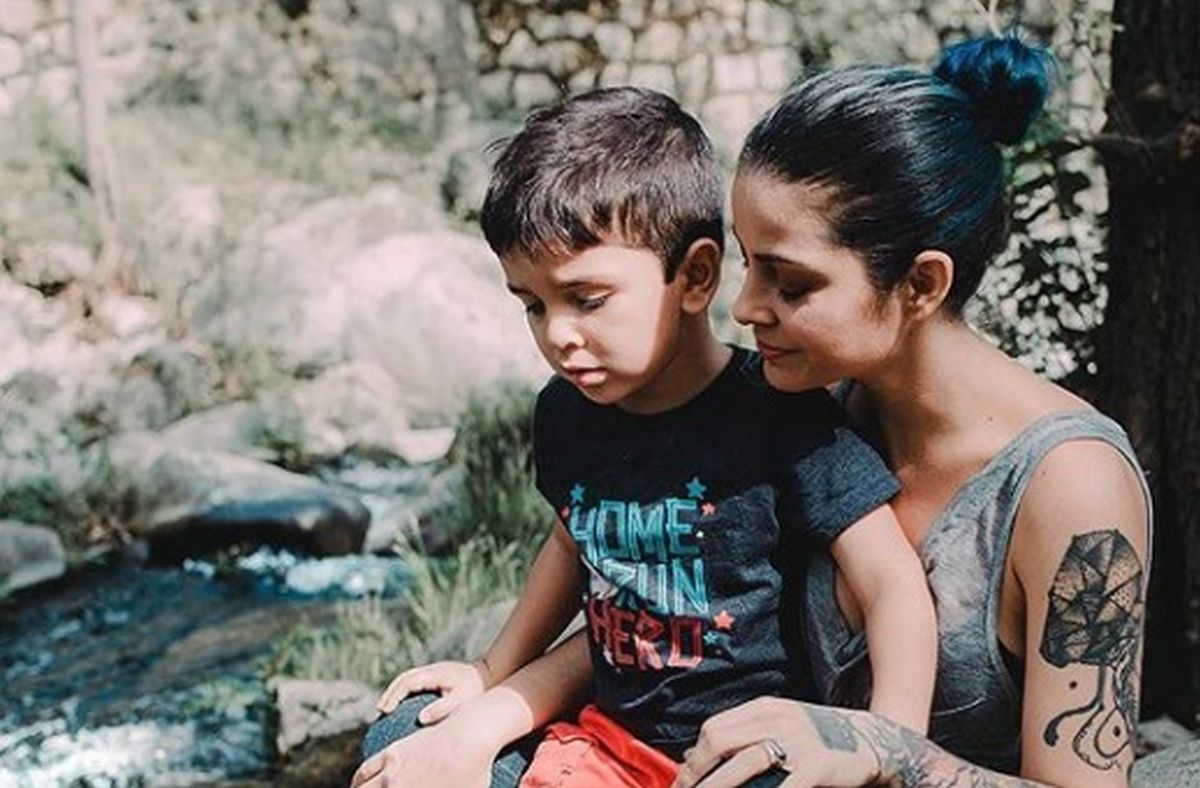 Mama doji 4-godišnjeg sina: "Zovu me pedofilom zbog toga"