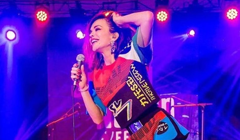 Biciklističke hlače i lateks čizme: Severina nastupala u outfitu za najhrabrije