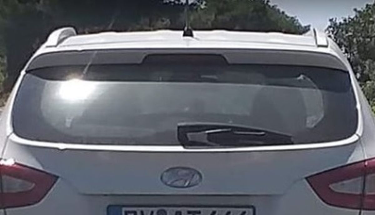 Registracija na autu viđenom u Dalmaciji nasmijala Fejs: "Rvat iz pakla"