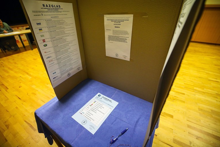 U Sloveniji održani lokalni izbori